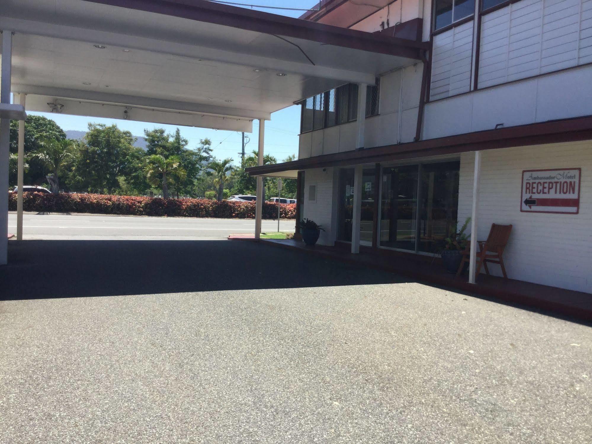 Ambassador Motel Rockhampton Exterior photo