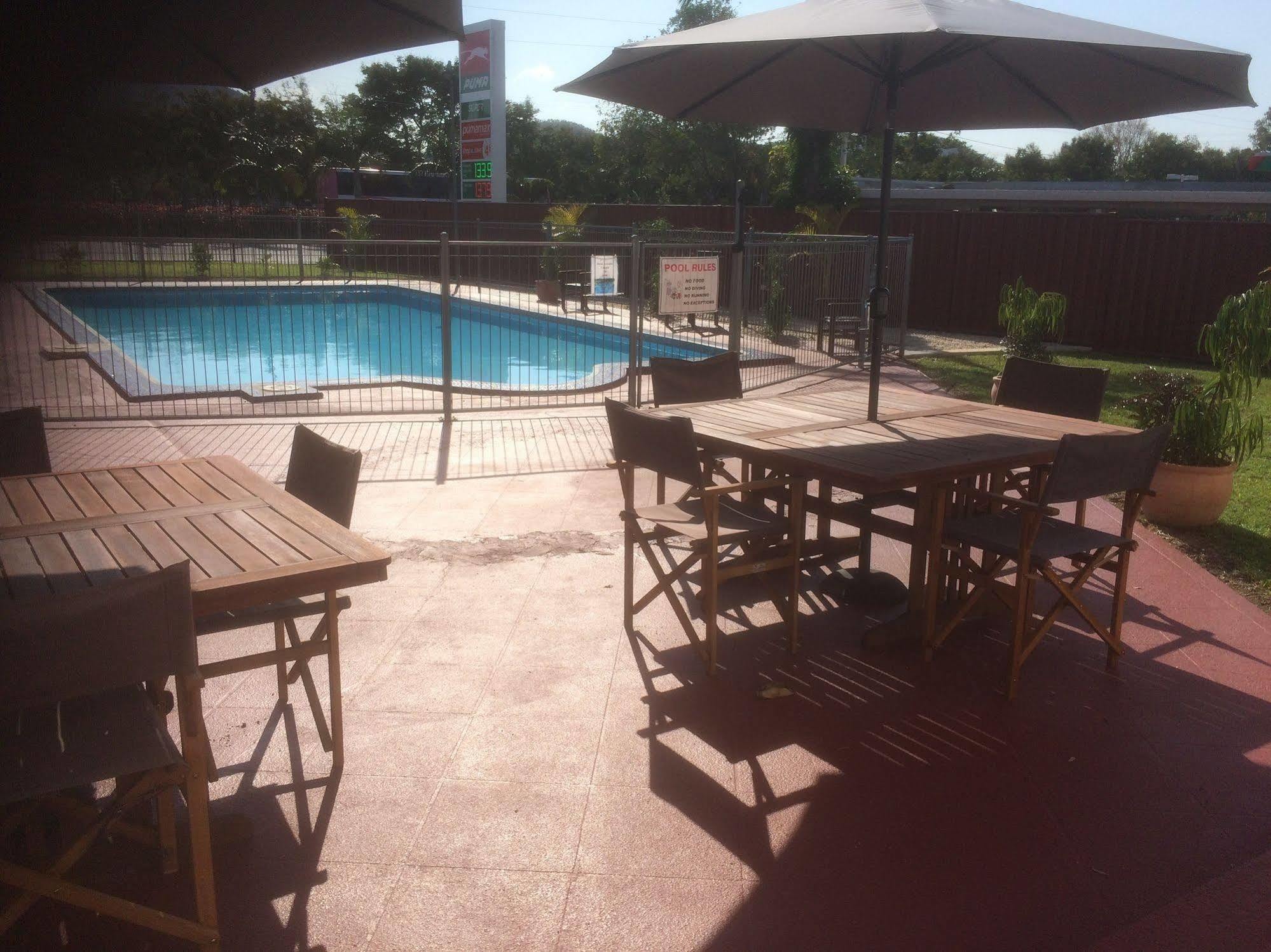 Ambassador Motel Rockhampton Exterior photo